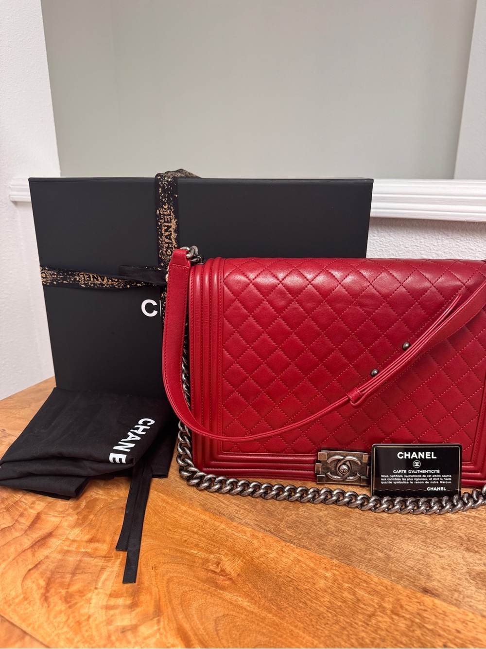 CHANEL Red Quilted Leather Shoulder Bag with Chain